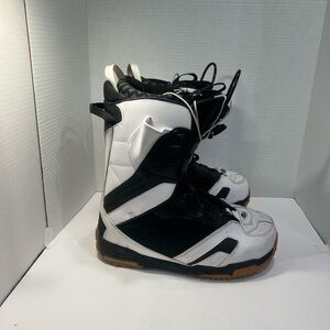 Men's Black and White Snow Boots